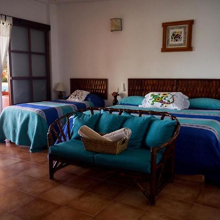 Hôtel Casa Adriana à Zihuatanejo Extérieur photo