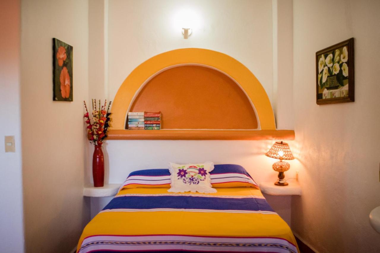 Hôtel Casa Adriana à Zihuatanejo Extérieur photo