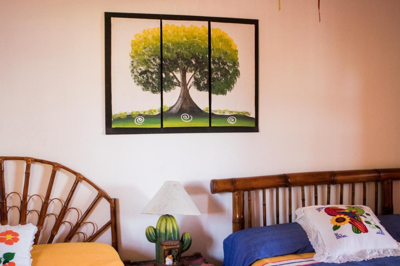 Hôtel Casa Adriana à Zihuatanejo Extérieur photo
